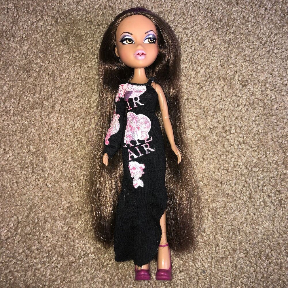 Bratz Featherageous Yasmin Doll With Dress And Shoes Outfit